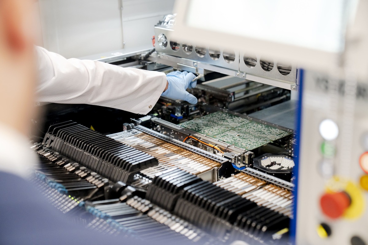 Produzione schede elettroniche conto terzi per aziende industriali